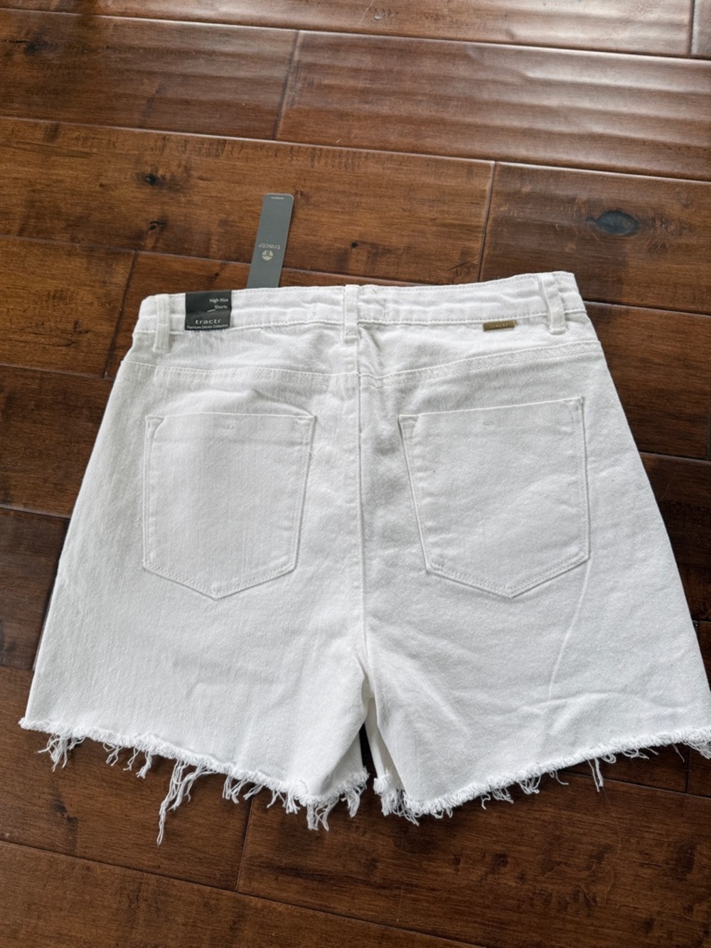 Tractr White High Waist Slim Denim Shorts NWT - Picture 2 of 5